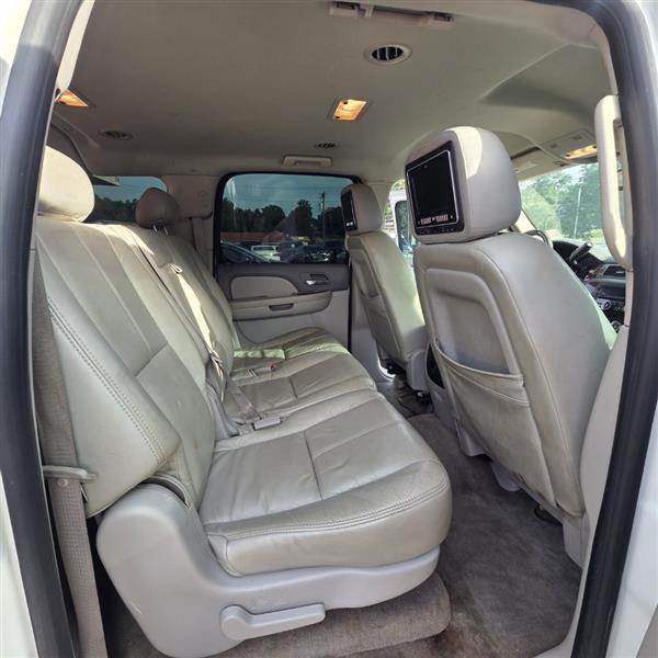 Chevrolet Suburban LT2 1500 4WD 2009