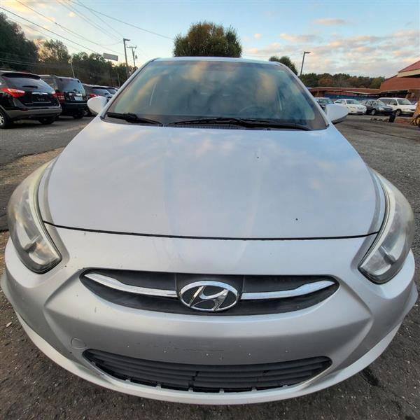 Hyundai Accent SE 5-Door 6A 2016