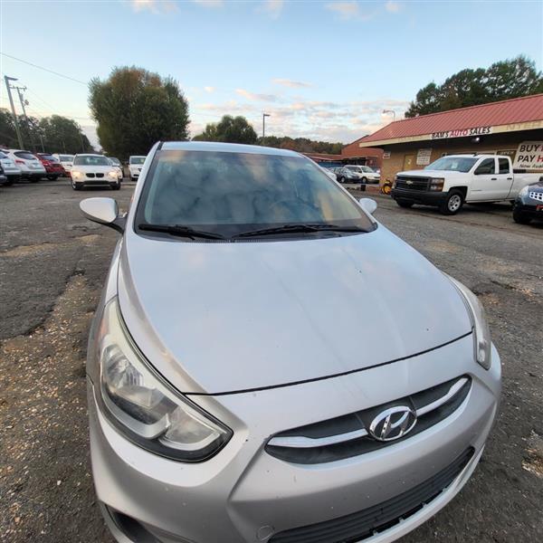 Hyundai Accent SE 5-Door 6A 2016