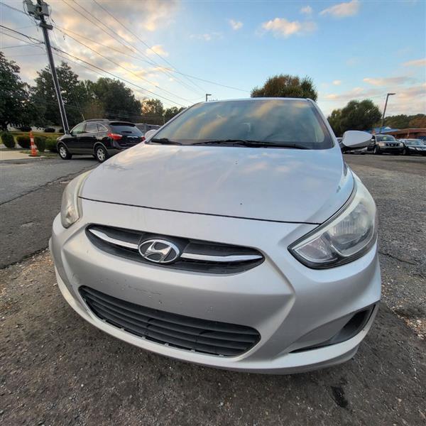 Hyundai Accent SE 5-Door 6A 2016