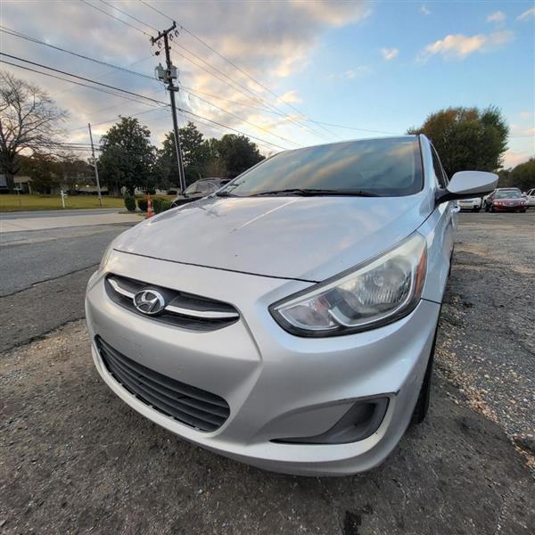 Hyundai Accent SE 5-Door 6A 2016