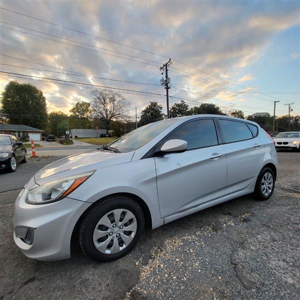 Hyundai Accent SE 5-Door 6A 2016