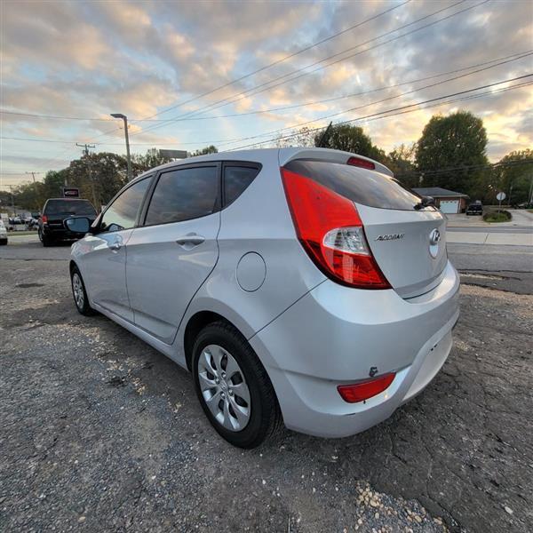 Hyundai Accent SE 5-Door 6A 2016