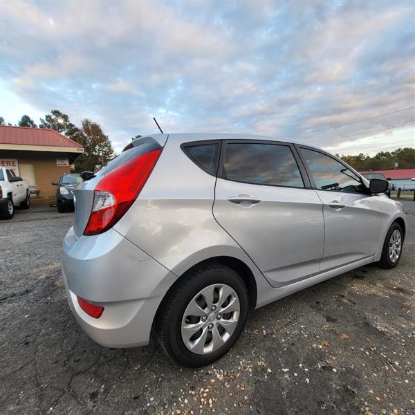 Hyundai Accent SE 5-Door 6A 2016