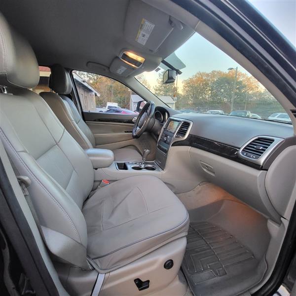 Jeep Grand Cherokee Laredo 2WD 2011