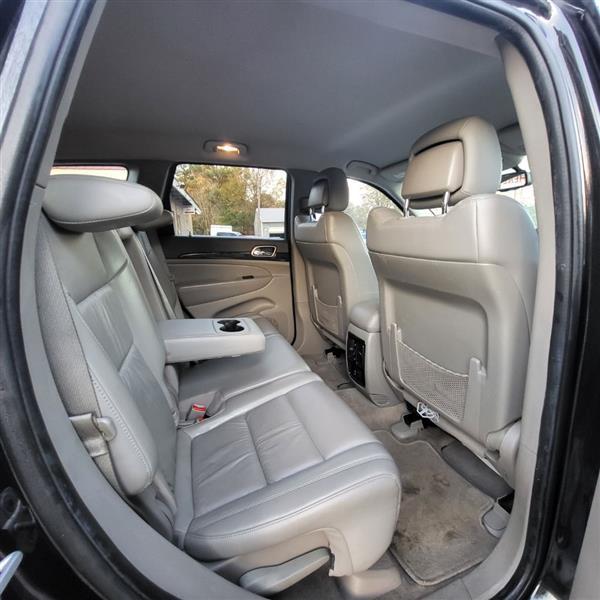 Jeep Grand Cherokee Laredo 2WD 2011