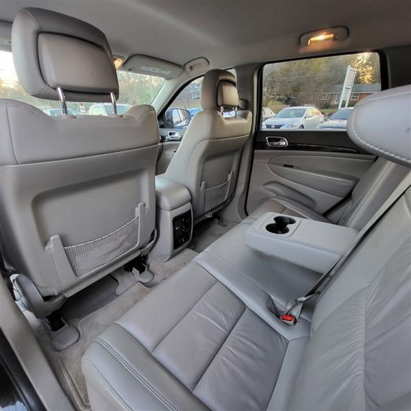 Jeep Grand Cherokee Laredo 2WD 2011