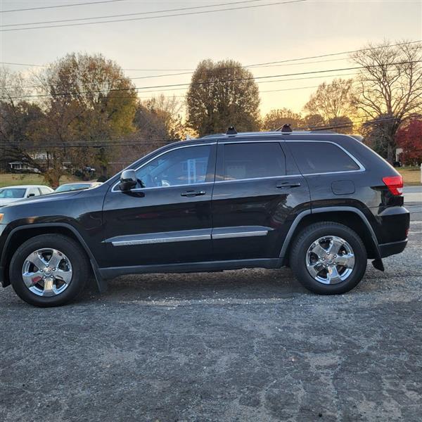 Jeep Grand Cherokee Laredo 2WD 2011