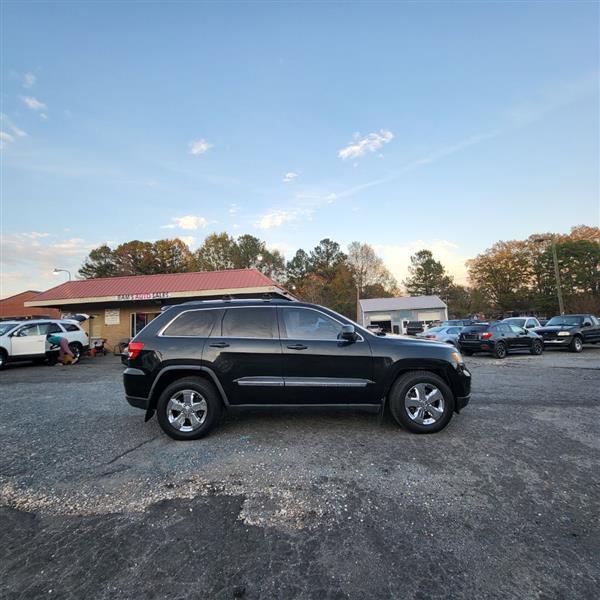 Jeep Grand Cherokee Laredo 2WD 2011