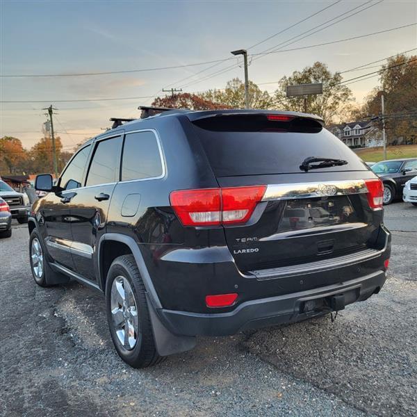Jeep Grand Cherokee Laredo 2WD 2011