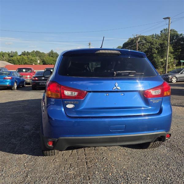 Mitsubishi Outlander Sport ES 2WD 2015