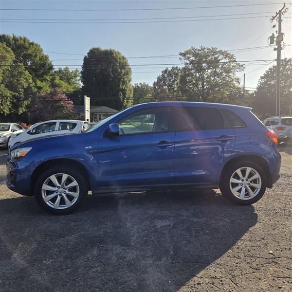Mitsubishi Outlander Sport ES 2WD 2015