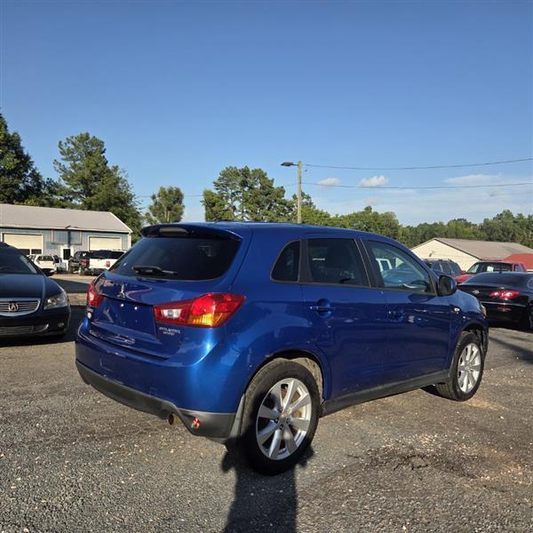 Mitsubishi Outlander Sport ES 2WD 2015