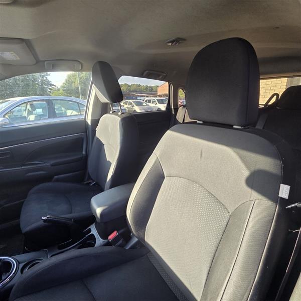 Mitsubishi Outlander Sport ES 2WD 2015