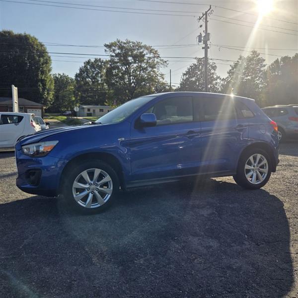 Mitsubishi Outlander Sport ES 2WD 2015