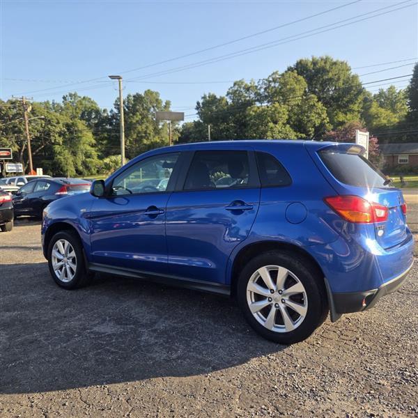 Mitsubishi Outlander Sport ES 2WD 2015