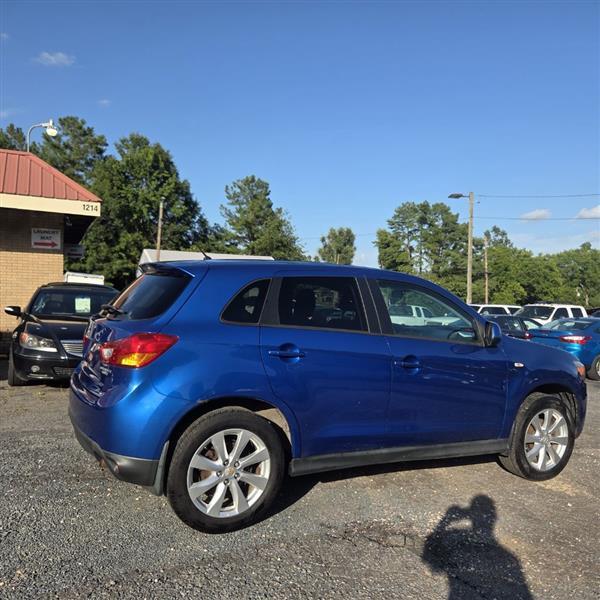Mitsubishi Outlander Sport ES 2WD 2015