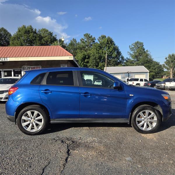 Mitsubishi Outlander Sport ES 2WD 2015
