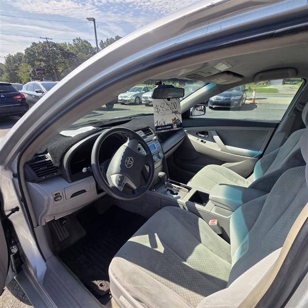 Toyota Camry SE 5-Spd AT 2009