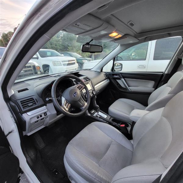 Subaru Forester 2.5i Touring 2014