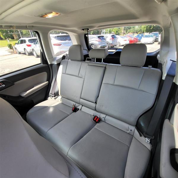 Subaru Forester 2.5i Touring 2014
