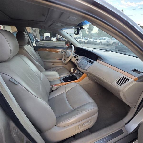 Toyota Avalon XL 2006