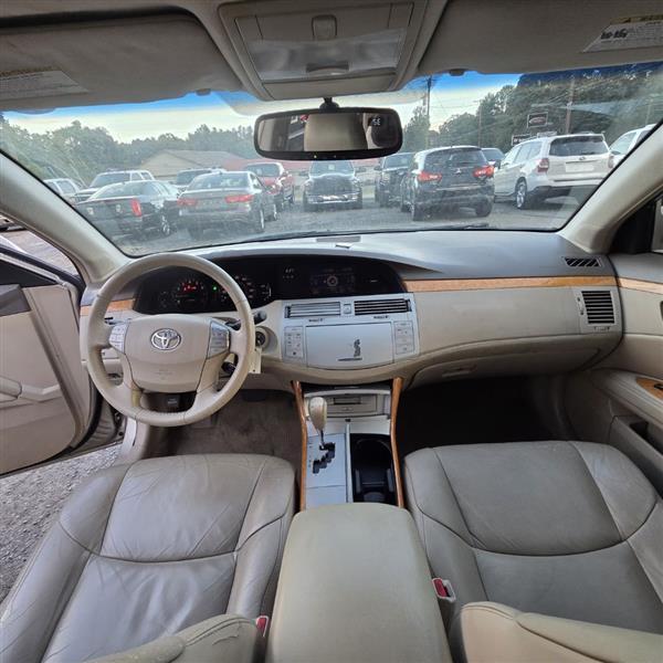 Toyota Avalon XL 2006