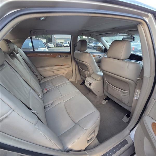 Toyota Avalon XL 2006