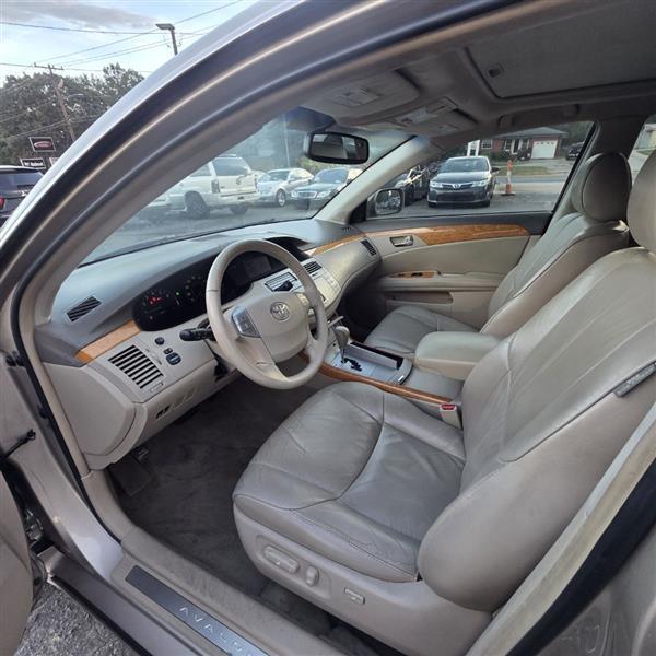Toyota Avalon XL 2006