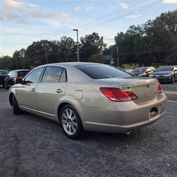 Toyota Avalon XL 2006