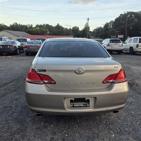 Toyota Avalon XL 2006