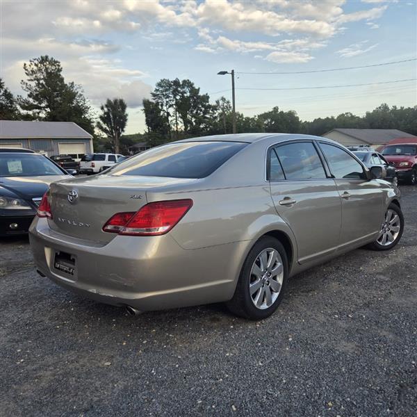 Toyota Avalon XL 2006