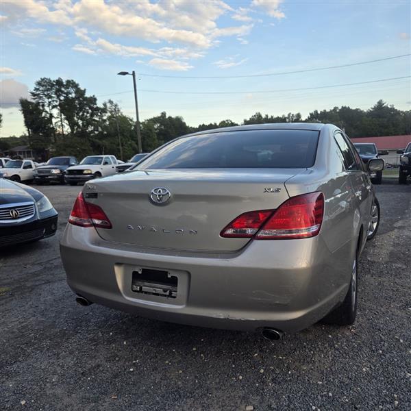 Toyota Avalon XL 2006