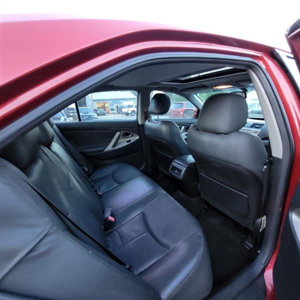 Toyota Camry SE V6 6-Spd AT 2009