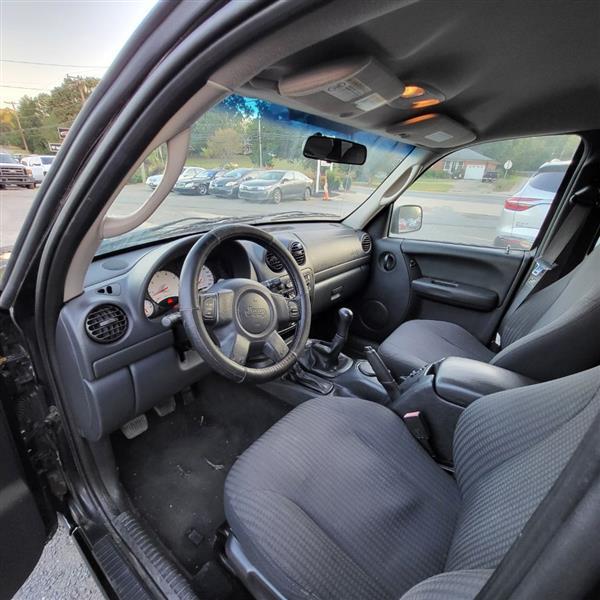Jeep Liberty Sport 4WD 2003