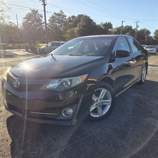 Toyota Camry SE 2012