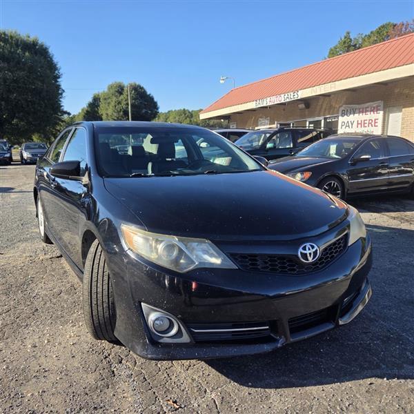 Toyota Camry SE 2012