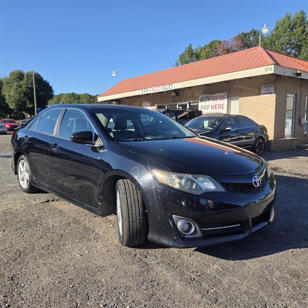 Toyota Camry SE 2012