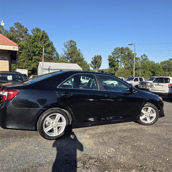 Toyota Camry SE 2012
