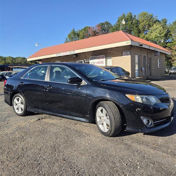 Toyota Camry SE 2012