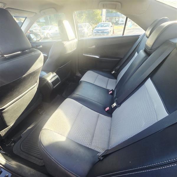 Toyota Camry SE 2012