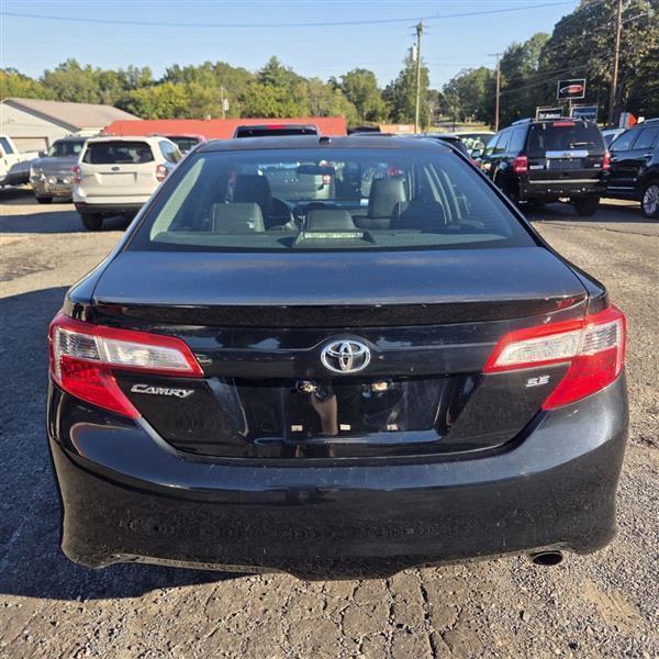 Toyota Camry SE 2012