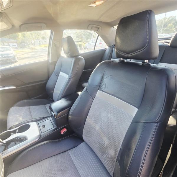 Toyota Camry SE 2012