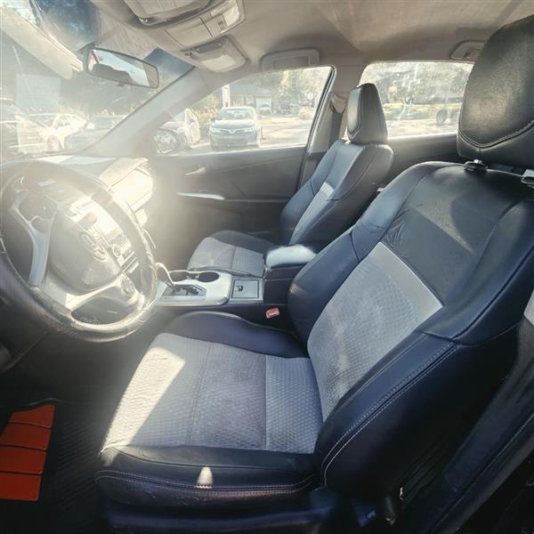 Toyota Camry SE 2012