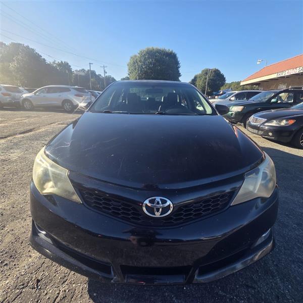 Toyota Camry SE 2012