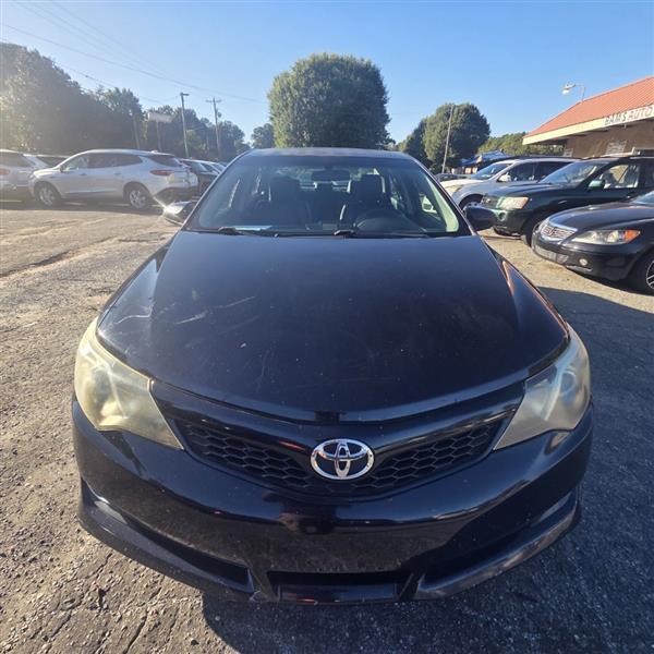 Toyota Camry SE 2012