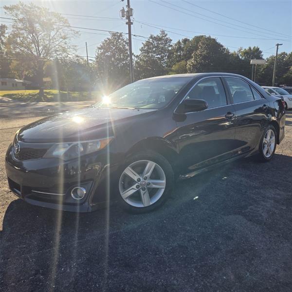 Toyota Camry SE 2012
