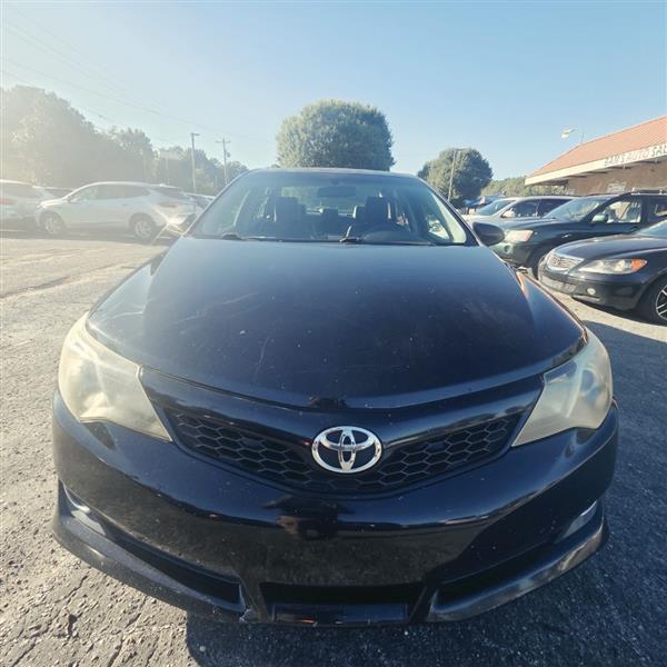 Toyota Camry SE 2012