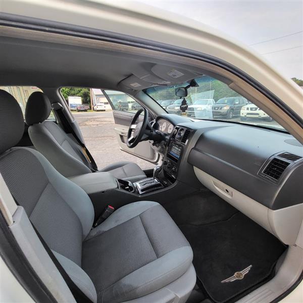 Chrysler 300 Base 2006