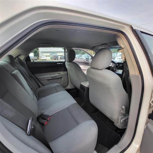 Chrysler 300 Base 2006